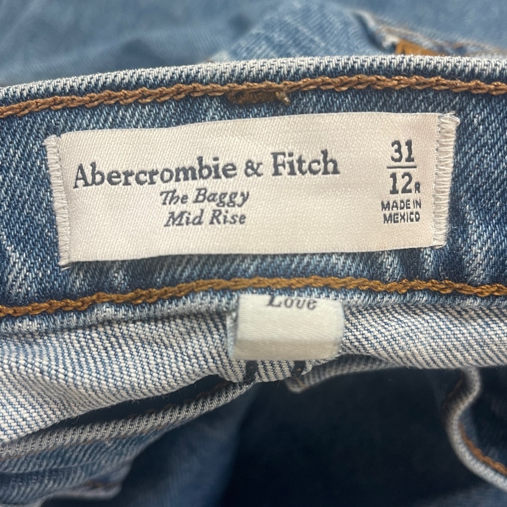 Abercrombie & Fitch The Baggy Mid Rise Curvy Love